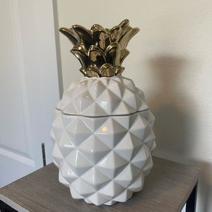 Pineapple cookie jar